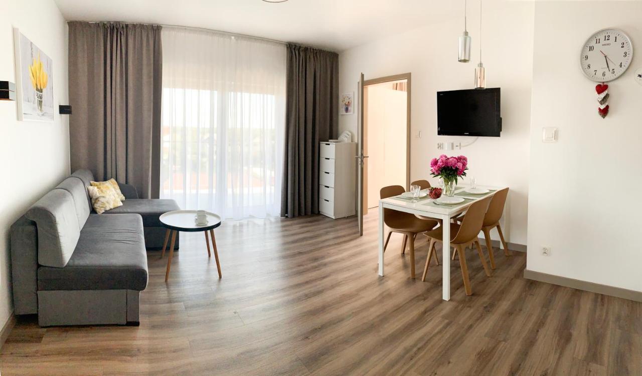 Apartament Livia Sianozety Esterno foto